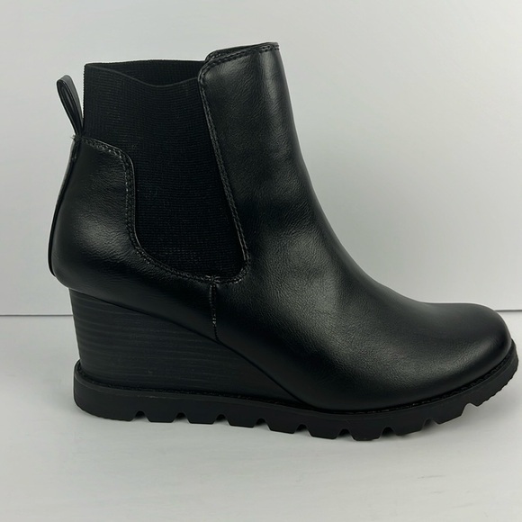 Universal Thread Linda Water Repellant Wedge Pull On Boots Black Sz 10 Chelsea - Picture 7 of 15